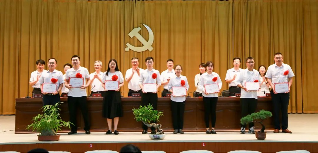 女人与公狍交酡女免费