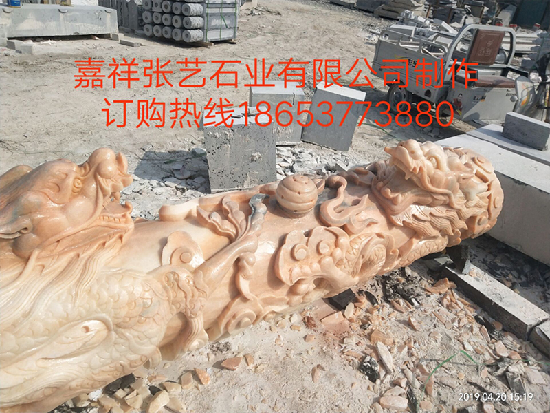 滚龙柱石雕厂家