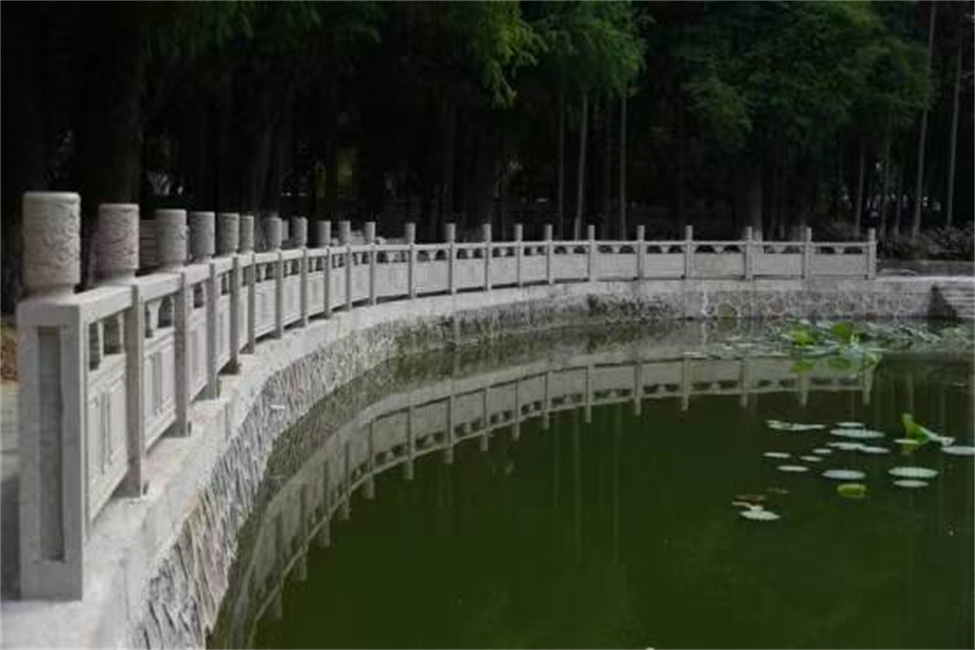 石栏杆